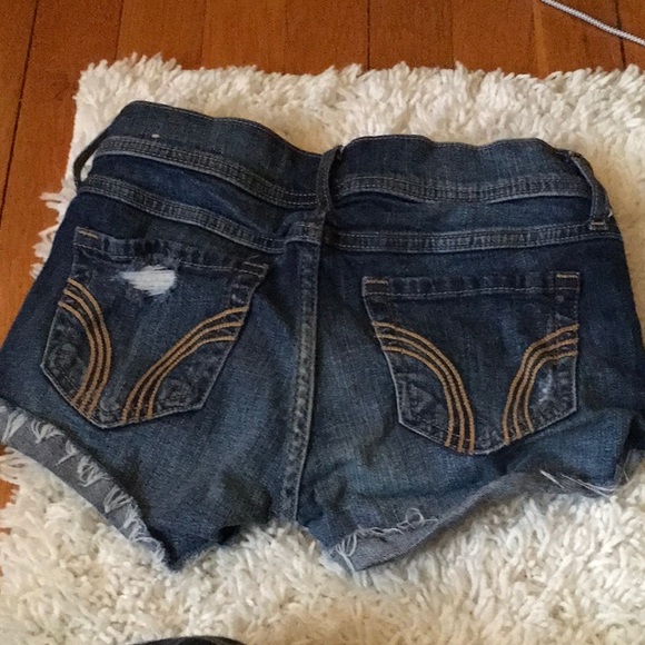 Shorts - Picture 2 of 3